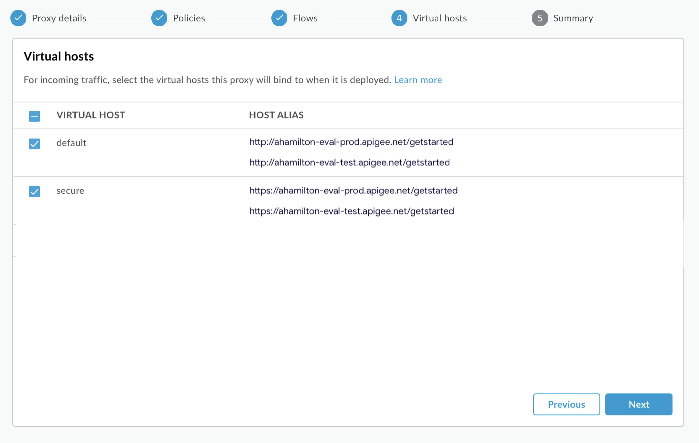 Configuración predeterminada y segura seleccionada en la página Hosts virtuales